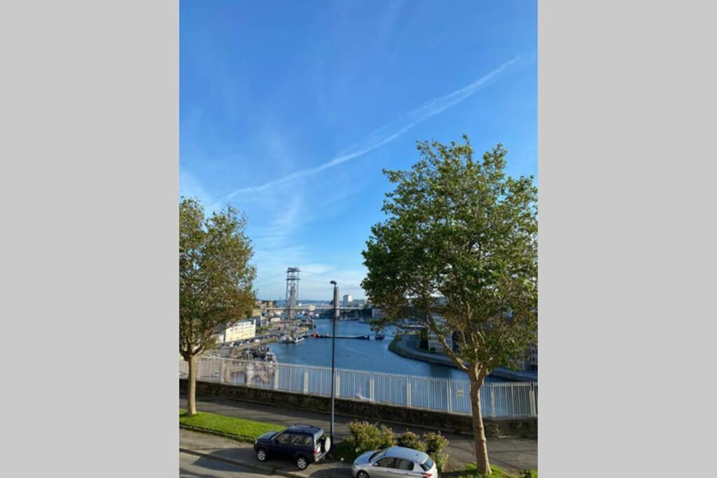 Milin : Appt 2 Ch Vue Sur Mer, Lumineux - Centre-Ville, Proche Facs, Telepherique Et Arsenal. Brest Buitenkant foto